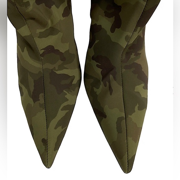 Good American High Kickstand Camo
Over The Knee Boots Size 9 NWIB - Picture 4 of 11